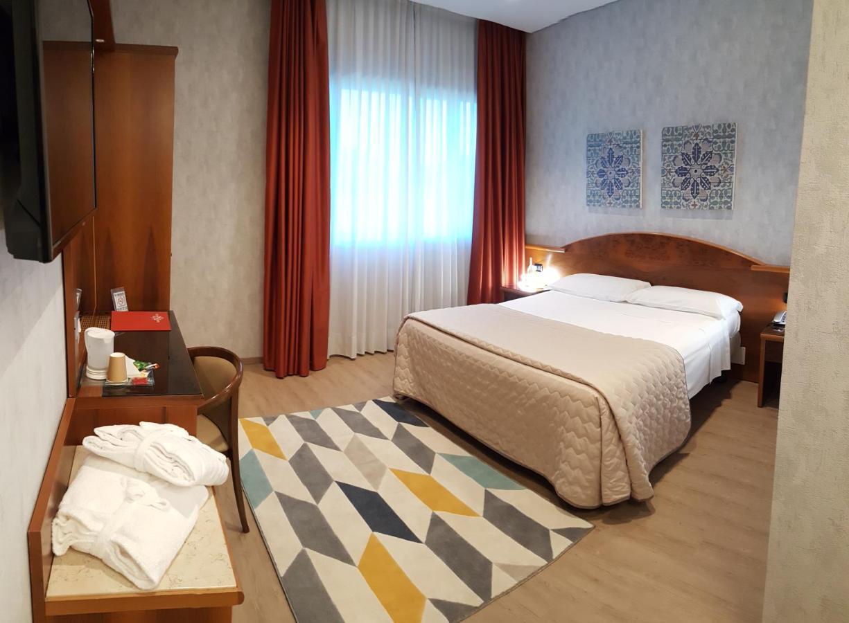 Hotel Poppi Mira Exterior photo